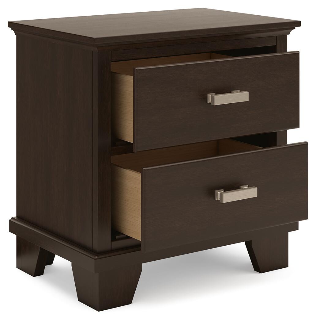 Kensworth Full Panel Bed with Chest and Nightstand