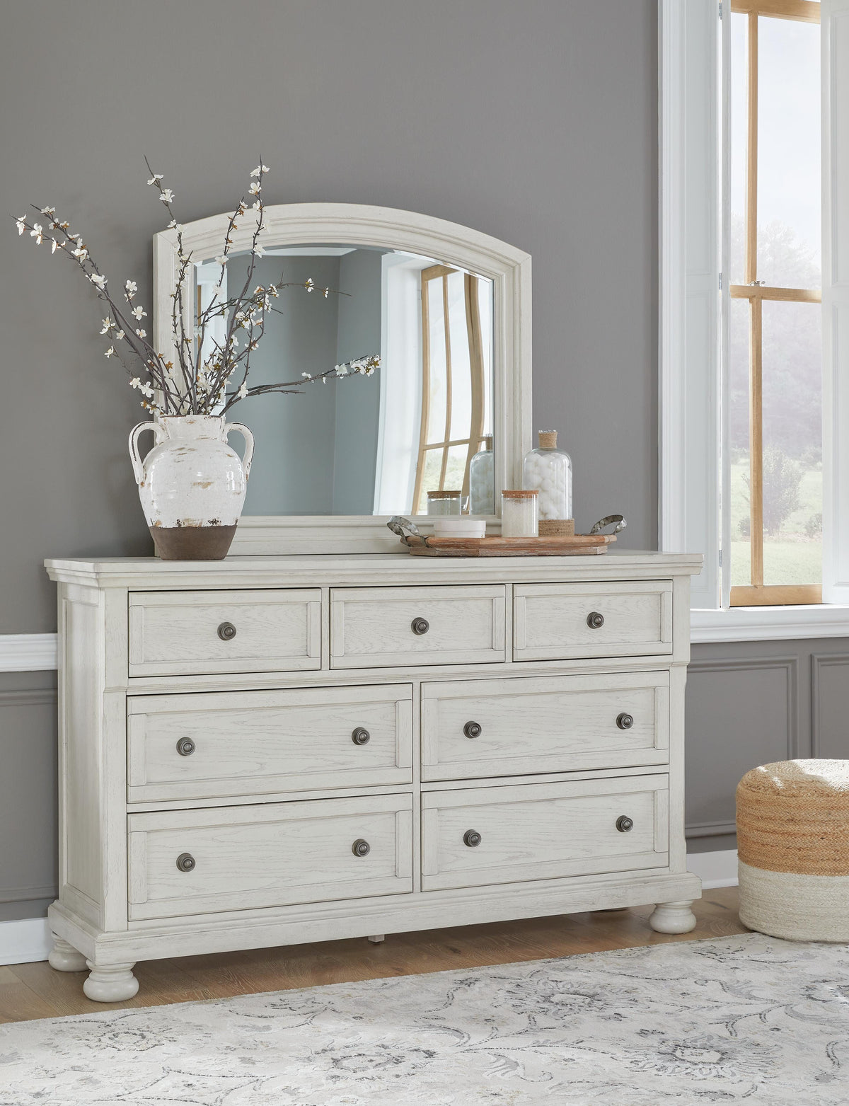 Hadley Queen Panel Bed with Dresser and Mirror and Nightstand