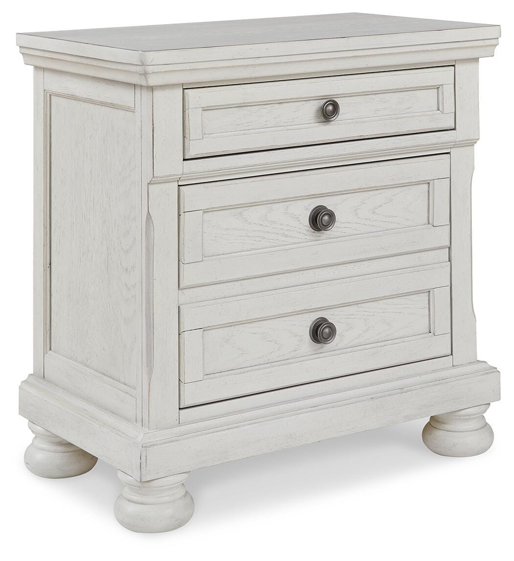 Hadley Queen Panel Bed with Dresser and Mirror and Nightstand