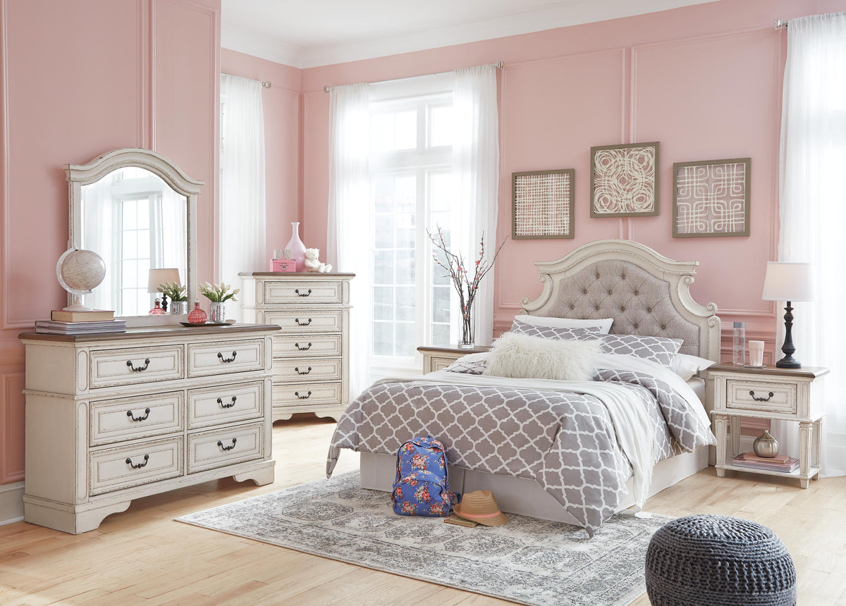 Barnwell Chest of Drawers in Chipped White
