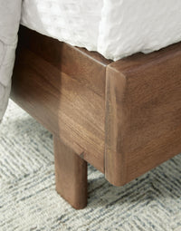 Oakmere Queen Panel Bed