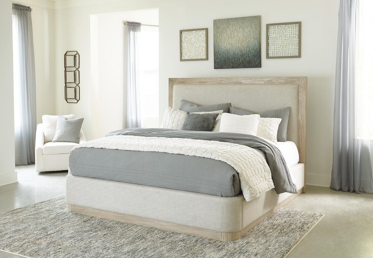 Halyard King Upholstered Bed in Bisque