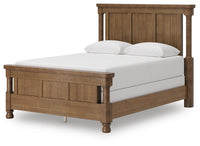 Winslow Vale Queen Poster Bed with Dresser and Mirror II