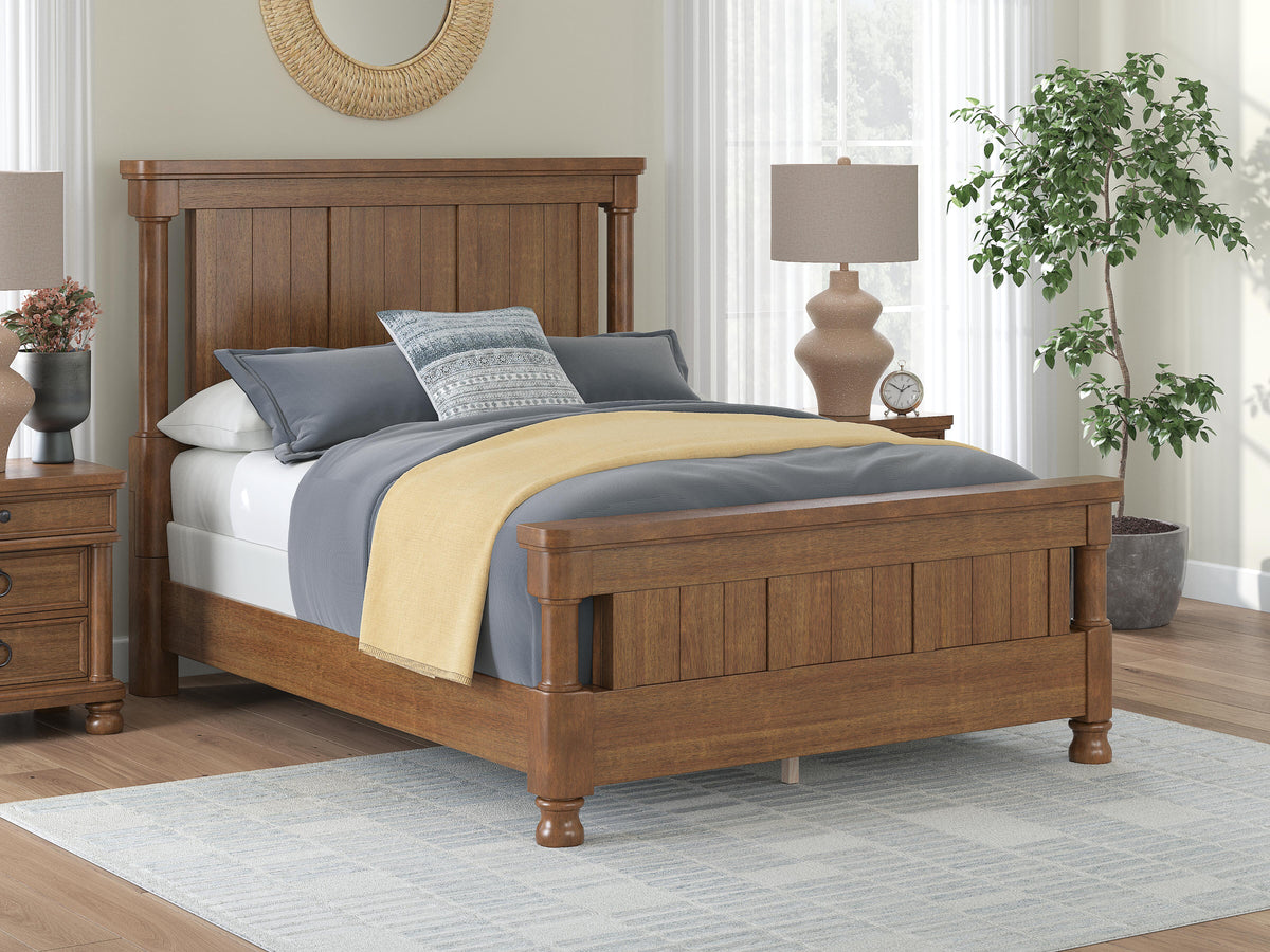 Winslow Vale Queen Poster Bed with Dresser and Mirror II