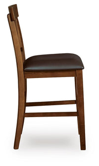 Pennwick Counter Height Dining Table and 4 Barstools in Default