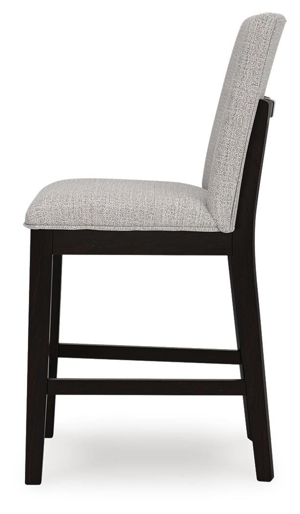 Thornbury Counter Height Dining Table and 4 Barstools