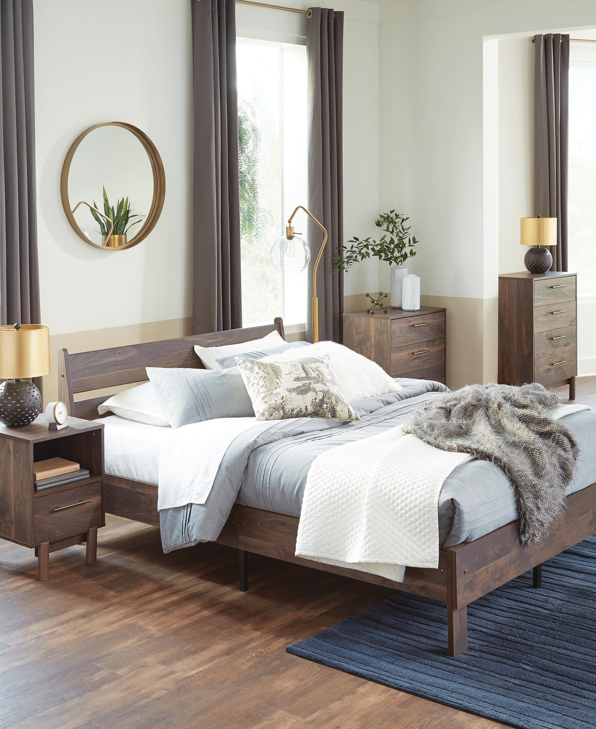 Kade Bay Queen Platform Bed