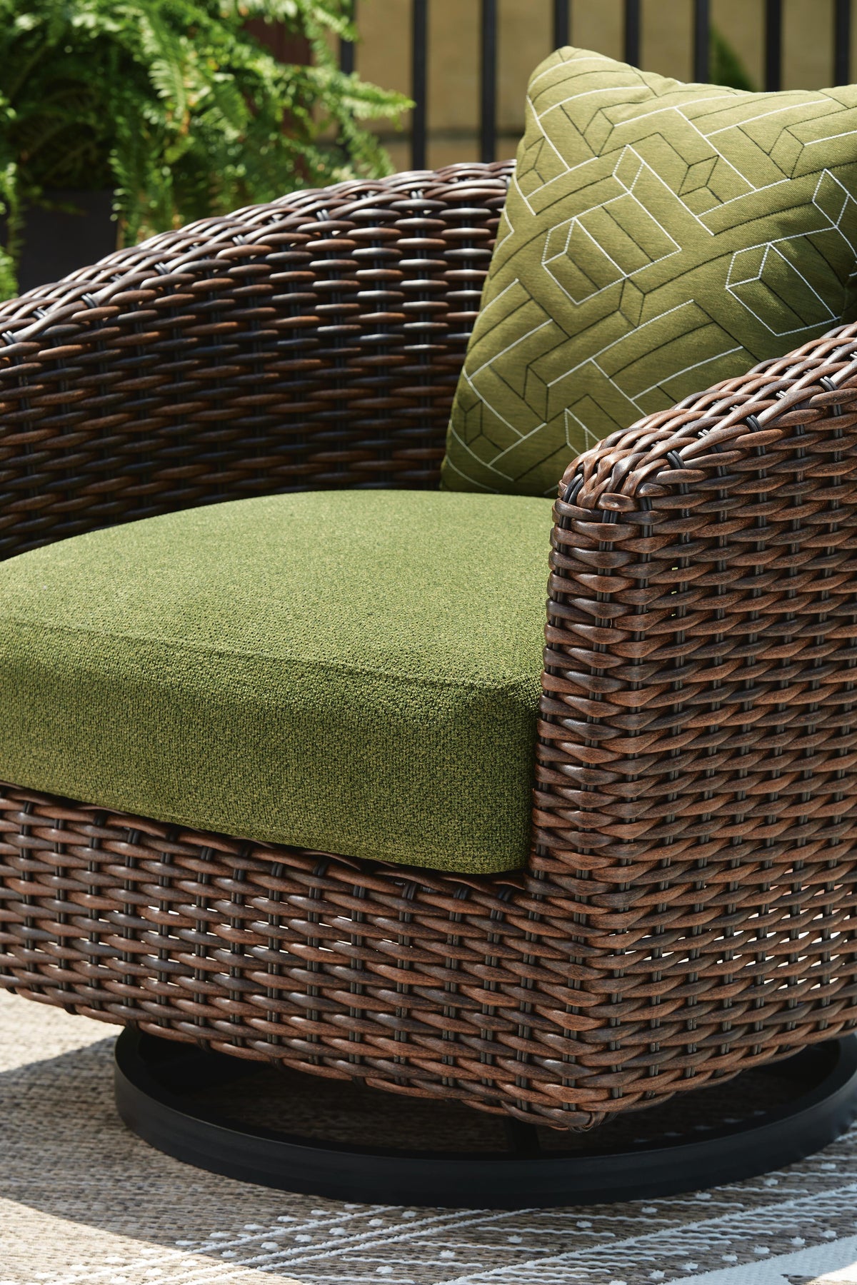 Ashdown Outdoor Swivel Lounge Chair with Cushion