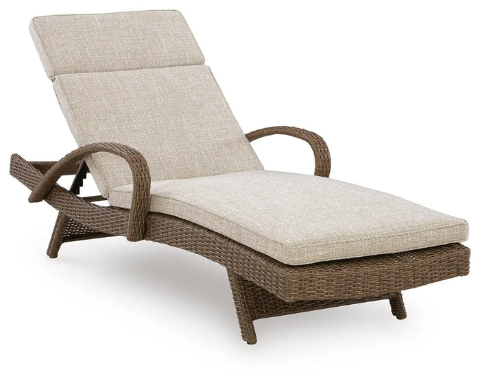 Sunny Chaise Lounge with Cushion