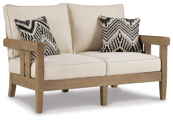 Gerianne Loveseat with Cushion